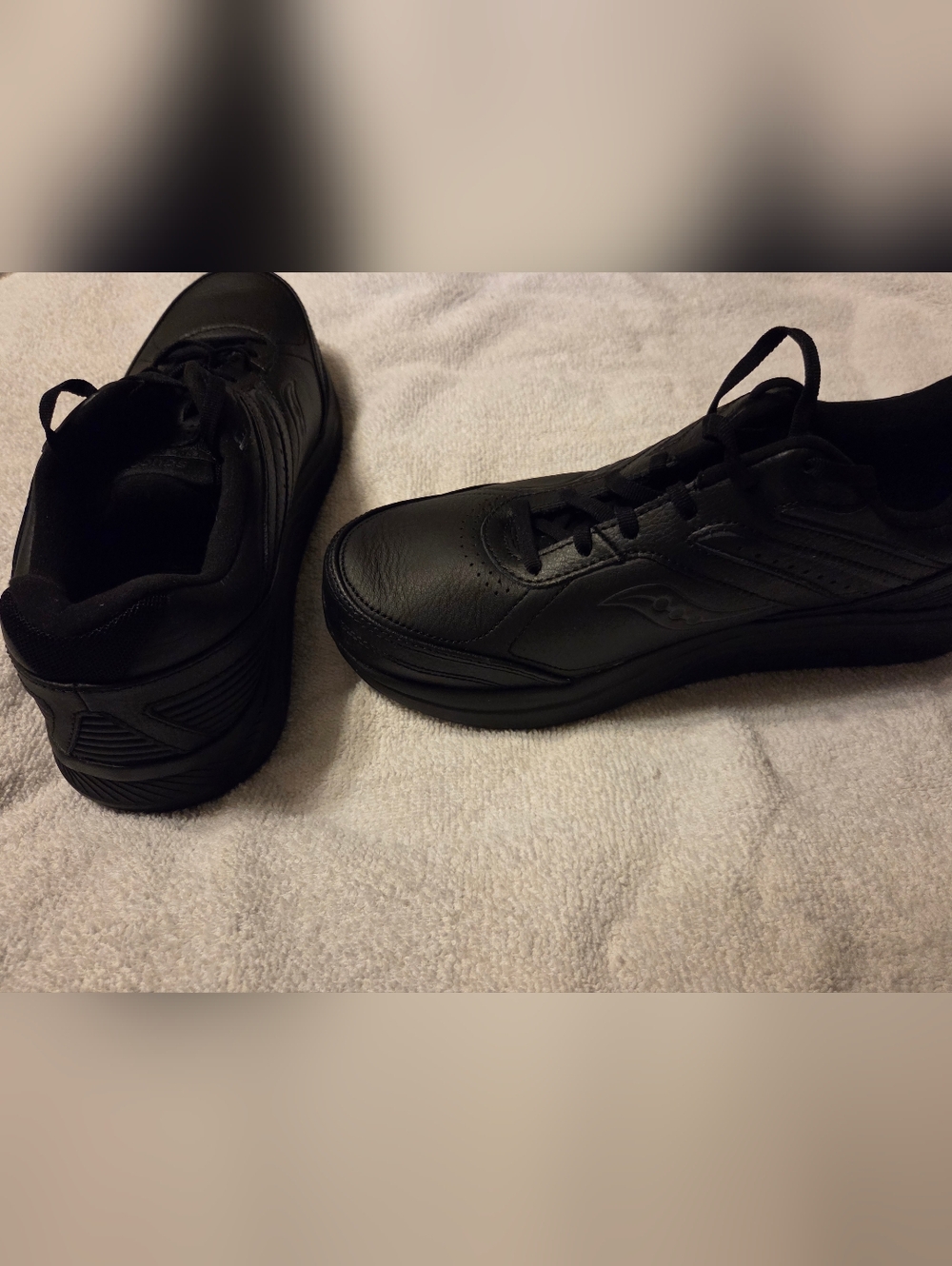 Saucony Men's Black Echelon Walker 3 Athletic Shoes 10.5 X Wide Never Worn W/Box
